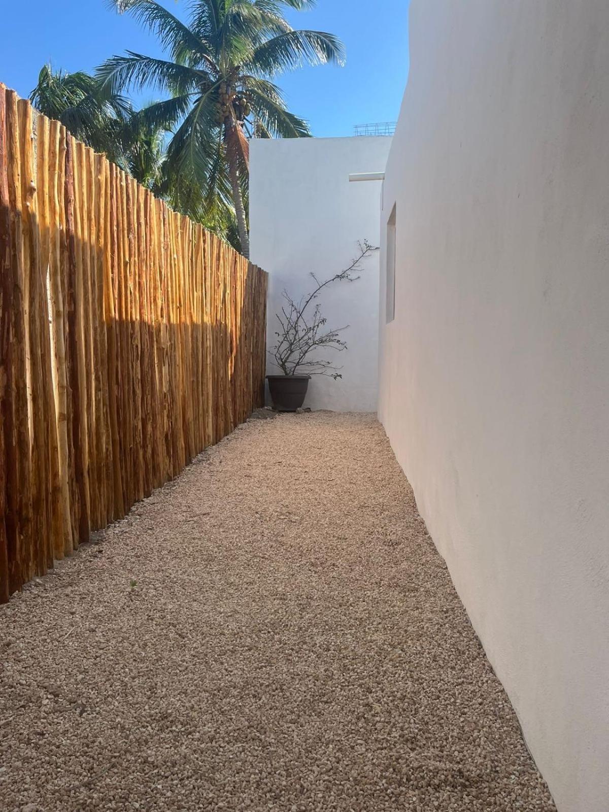 Casa Colibri El Cuyo Aparthotel Exterior photo